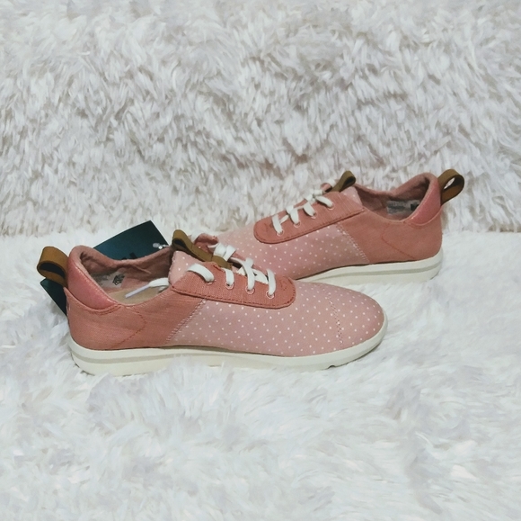 TOMS Women Cabrillo Sporty Shoes BNWT - Picture 3 of 7